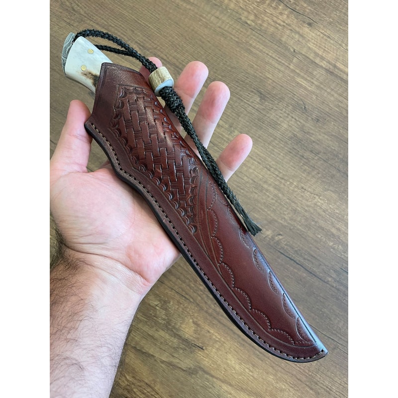 Blacksmith Style Damascus Hunting Knife For Camping Bushcraft Outdoor Adventure 1