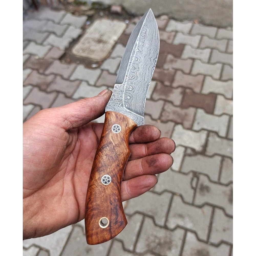 Real Damascus Hunting Knife 150 Layers Blacksmith Made Belt Carry Knife Chestnut Wood Handle 4
