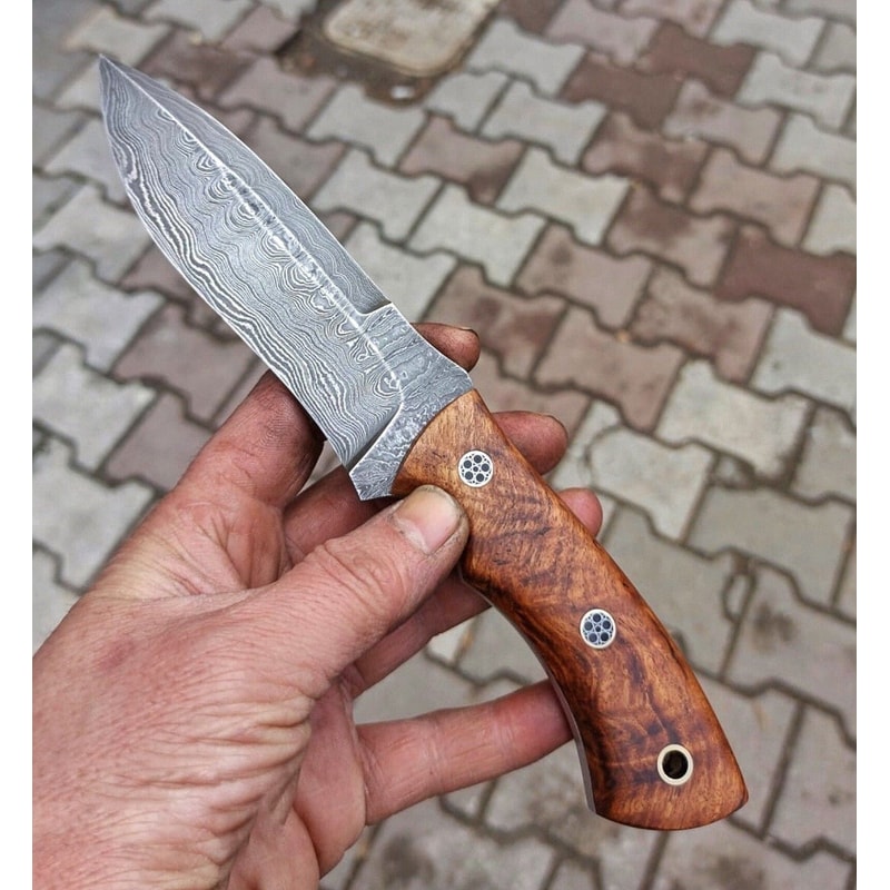 Real Damascus Hunting Knife 150 Layers Blacksmith Made Belt Carry Knife Chestnut Wood Handle 5