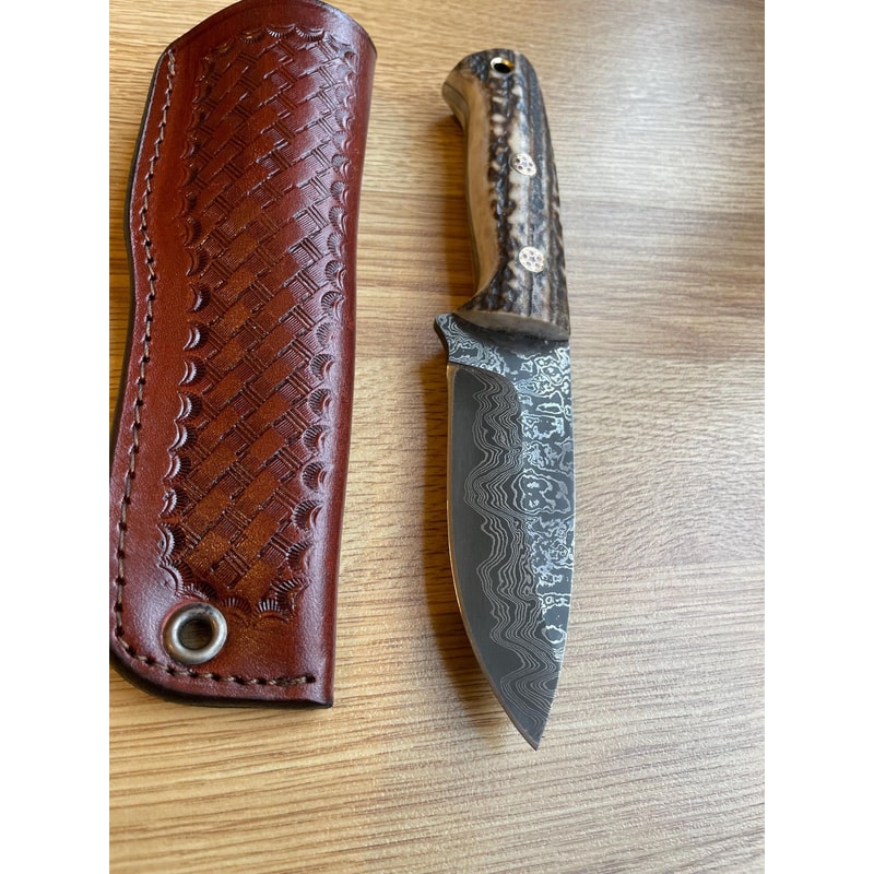 Handmade Damascus Bushcraft Knife Stag Horn Handle Outdoor Survival Blade 1