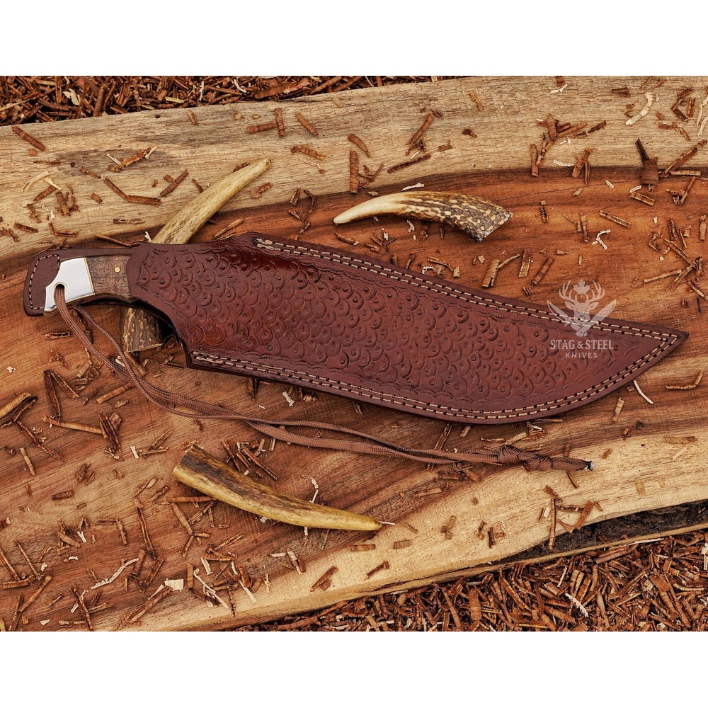 Premium Damascus Hunting Bowie Knife Built For Wilderness Performance 1