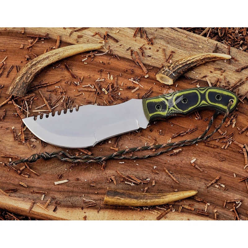 Outdoor Survival Tracker Knife With Durable D2 Steel Construction 2