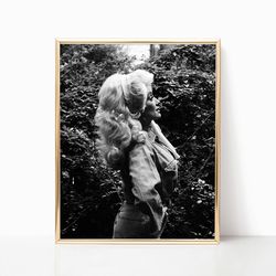 Dolly Parton Garden Portrait Country Music Singer Print Poster Black and White Retro Vintage Photography Canvas Frame Pr
