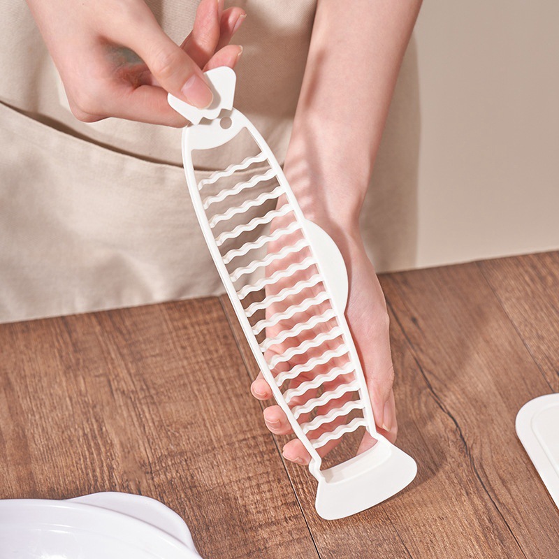 Fish Shaped Banana Slicer And Sausage Slicer Wave Cutter Kitchen Gadget 1