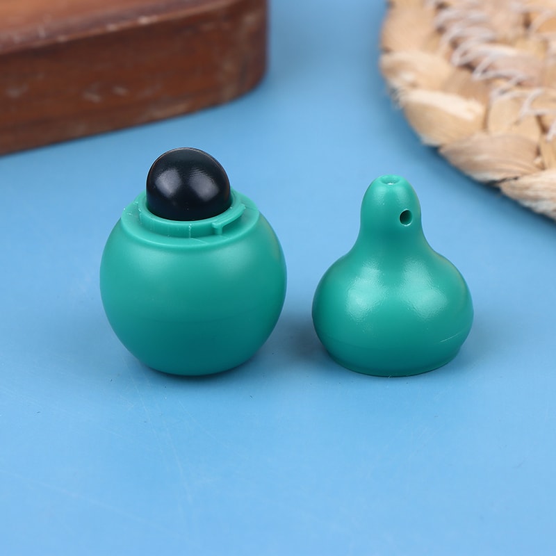 Portable Silicone Lip Brush With Cap For Lip Balm And Lipstick Touch Ups 4