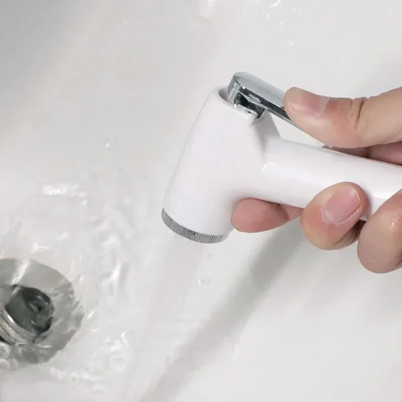 Portable Handheld Bidet Sprayer For Toilet With Retractable Hose 3