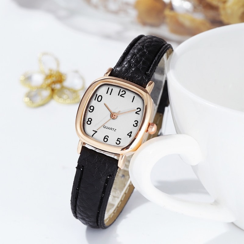 Elegant Small Arabic Numeral Womens Quartz Leather Watch 4