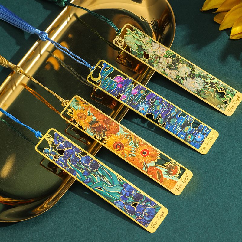 Vintage Floral Tassel Metal Bookmark with Hollow Bronzing for Book Lovers, Writers & Students