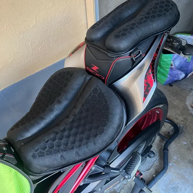 Motorcycle Gel Seat Cushion Honeycomb Design For Pressure Relief And Anti Slip Comfort 1