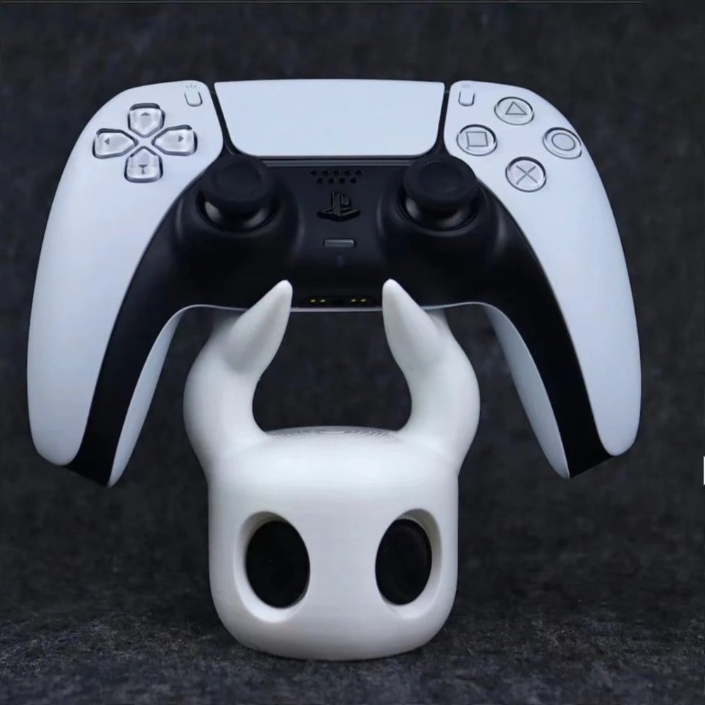Universal Game Controller Stand, Hollow Knight Display