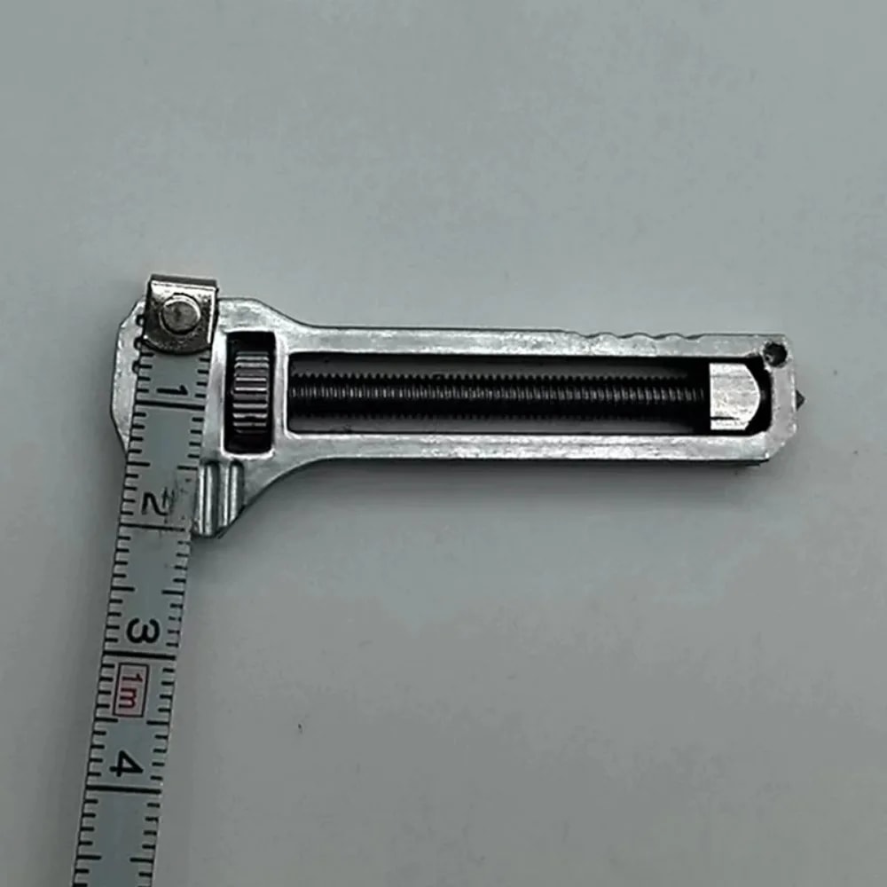 Keychain Multi Tool with Pocket Cutter and Screwdriver
