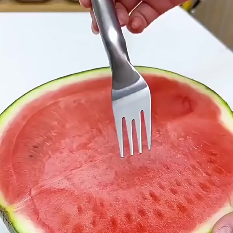 Premium Stainless Fruit Watermelon Cutter Slicer Fork Tool Effortless Kitchen Fruit Cube Cutter 4
