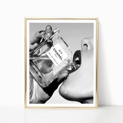 Woman Drinking Chanel no5 Perfume Stylish Print Black & White Retro Luxury Fashion Photography Framed Printed Wall Art T
