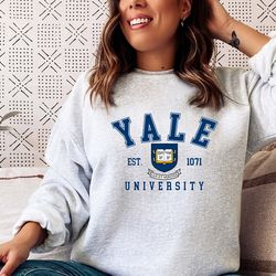 yale university, yale sweatshirt, vintage sweater, ivy league hoodie, women alumni shirt, unisex crewneck, varsity schoo