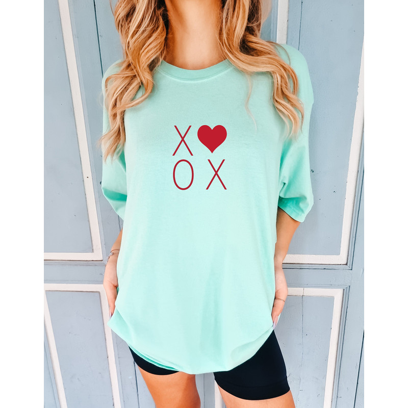 XOXO Comfort colors Shirt, Xoxo Valentines Day Sweatshirt For Woman, Valentines Day Gift,Heart Shirt, Cute Valentine Shirt, Valentines Day.jpg