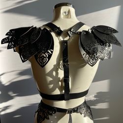 harness with carved wings, women's genuine leather harness, angel wings harness, whip and cake