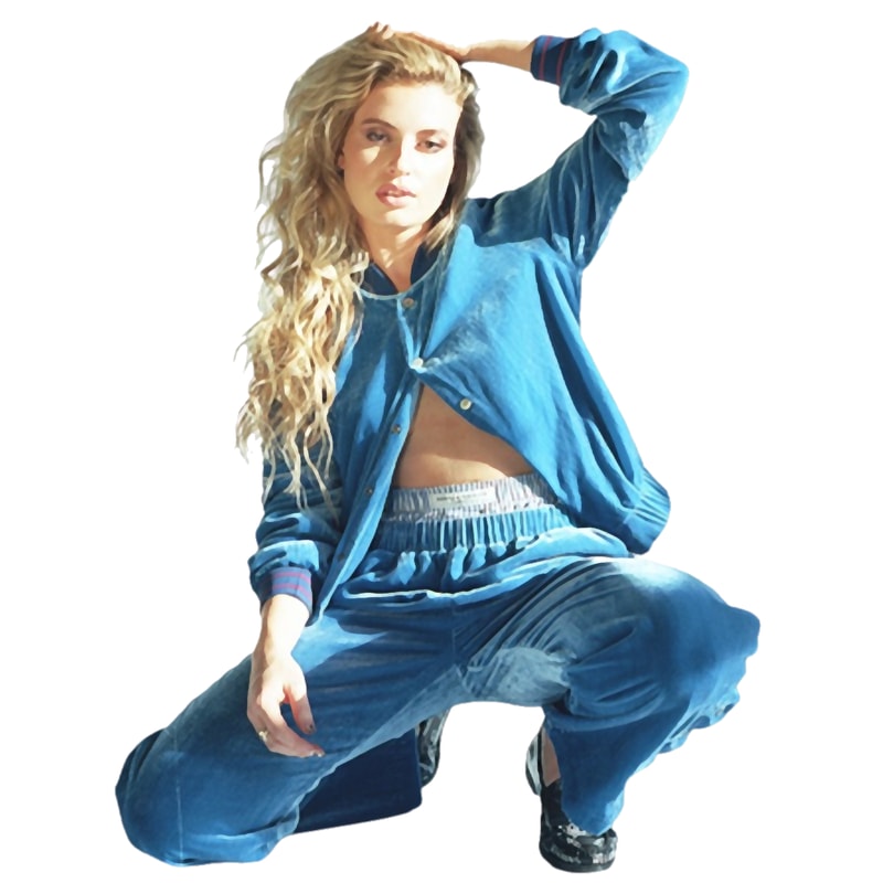 Cari Fletcher singer.png