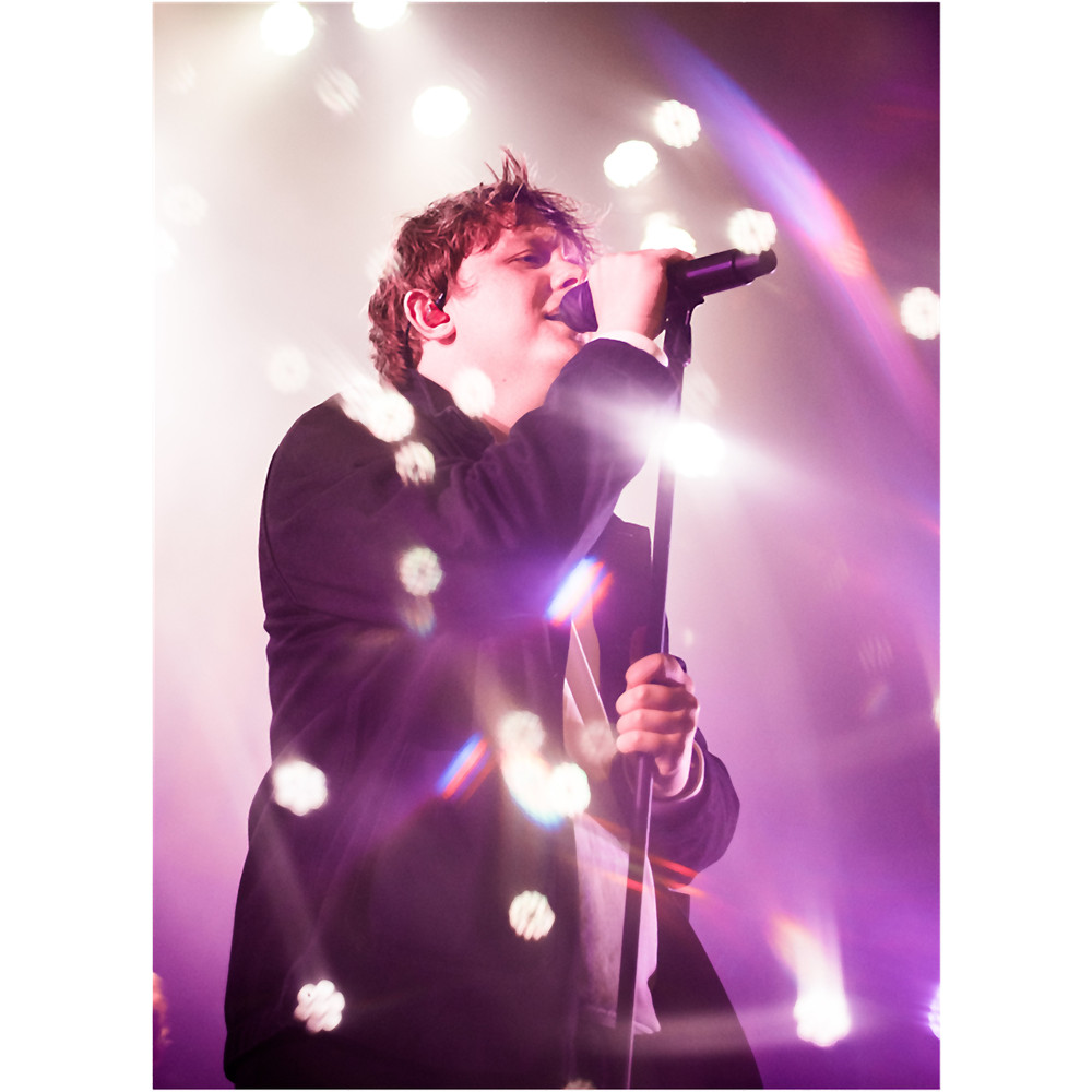 Lewis Capaldi Purple Stage Performance Long .png