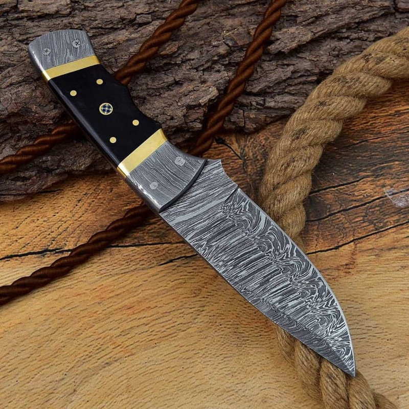 Handmade Damascus Knife HuntingBowieSkinner Knife One Of The Most Beautiful Damascus Hunting Knives Offered 2