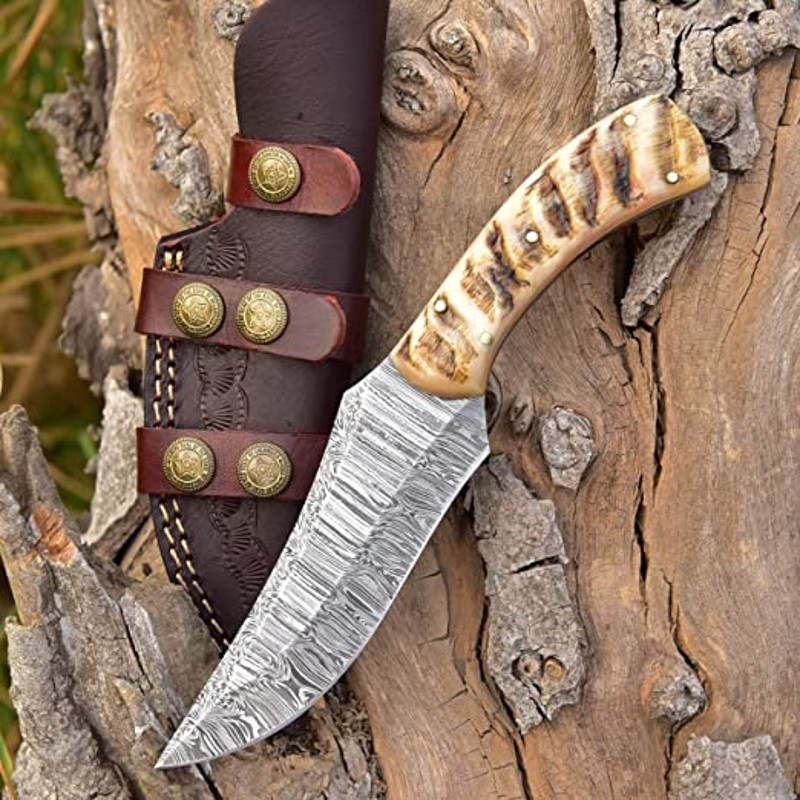 Handcrafted Damascus Hunting Knife Sheep Horn Handle 85inch Overall Length Leather Sheath 0