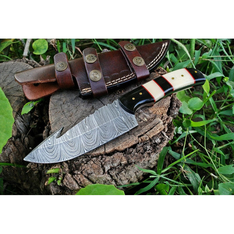 Custom Handmade Damascus Steel Guthook Hunting Knife With Leather Sheath 3