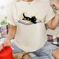 cute book cat comfort shirt, cat shirt, oversized reading shirt, books shirt,reading tee, cat owner, book lover