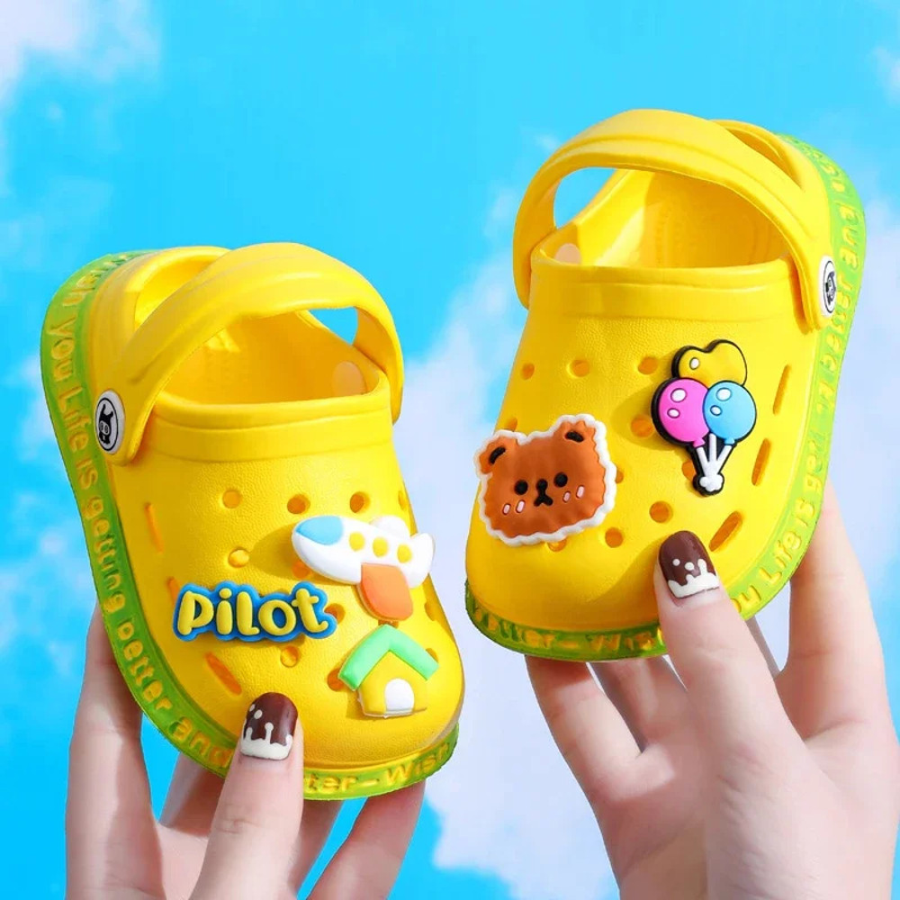 Kids Lightweight Beach Sandals, Breathable Summer Garden Clogs for Boys & Girls, Cute Cartoon Slip-On Baby Slippers