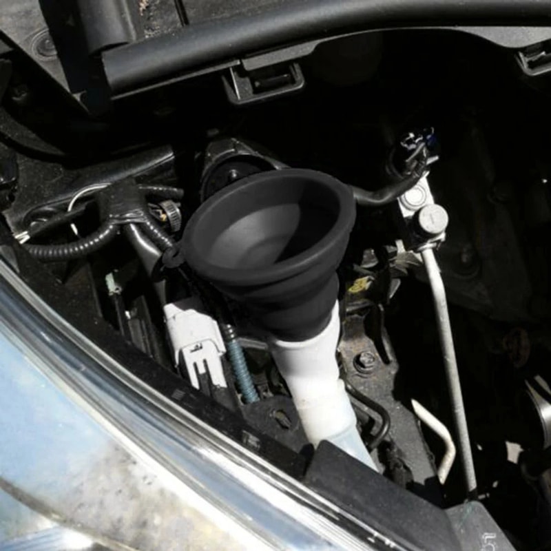 Universal Silicone Collapsible Oil Funnel For Car Washer Fluid And Fuel 2