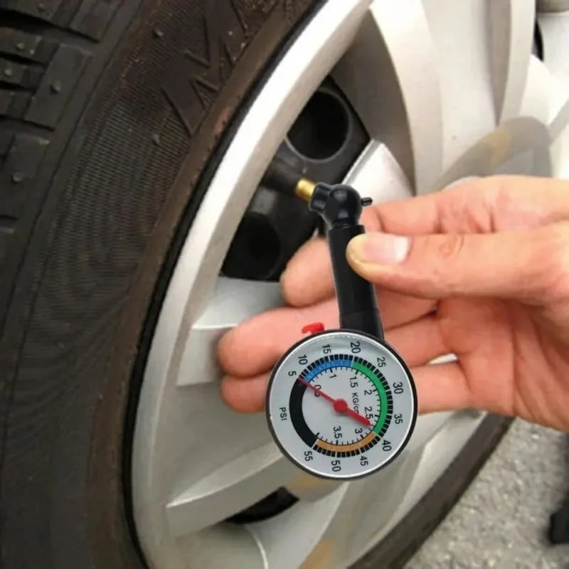 High Precision Tire Pressure Gauge with Angle Chuck