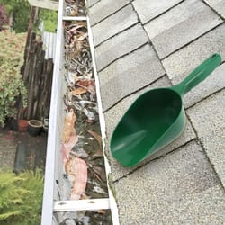 durable gutter cleaning scoop & roof debris removal tool