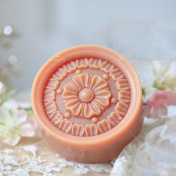 popular round handmade soap mold, classic flower silicone mold for natural soap, cake, candle and wax melt making