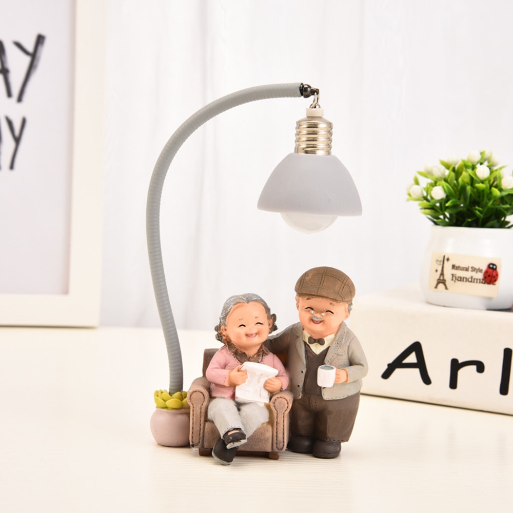 Creative Sweety Lovers Couple Ornaments, Grandparents Model Ornament, Modern Home Decoration Table Gift for Office
