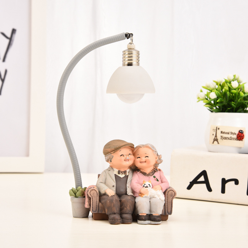 Creative Sweety Lovers Couple Ornaments, Grandparents Model Ornament, Modern Home Decoration Table Gift for Office