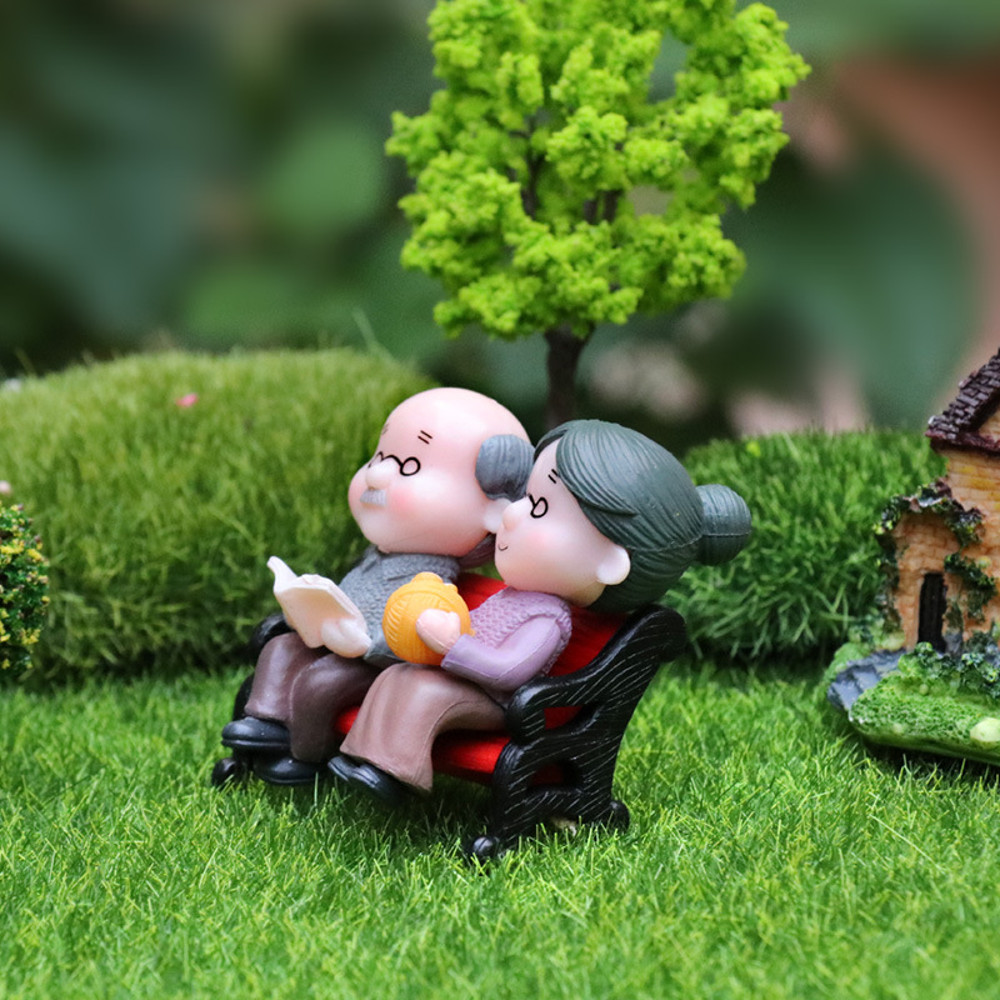 Sweety Lovers Old Couple Ornament Mini Couple Figures Grandma Grandpa Fairy Garden Figurines Miniat 1