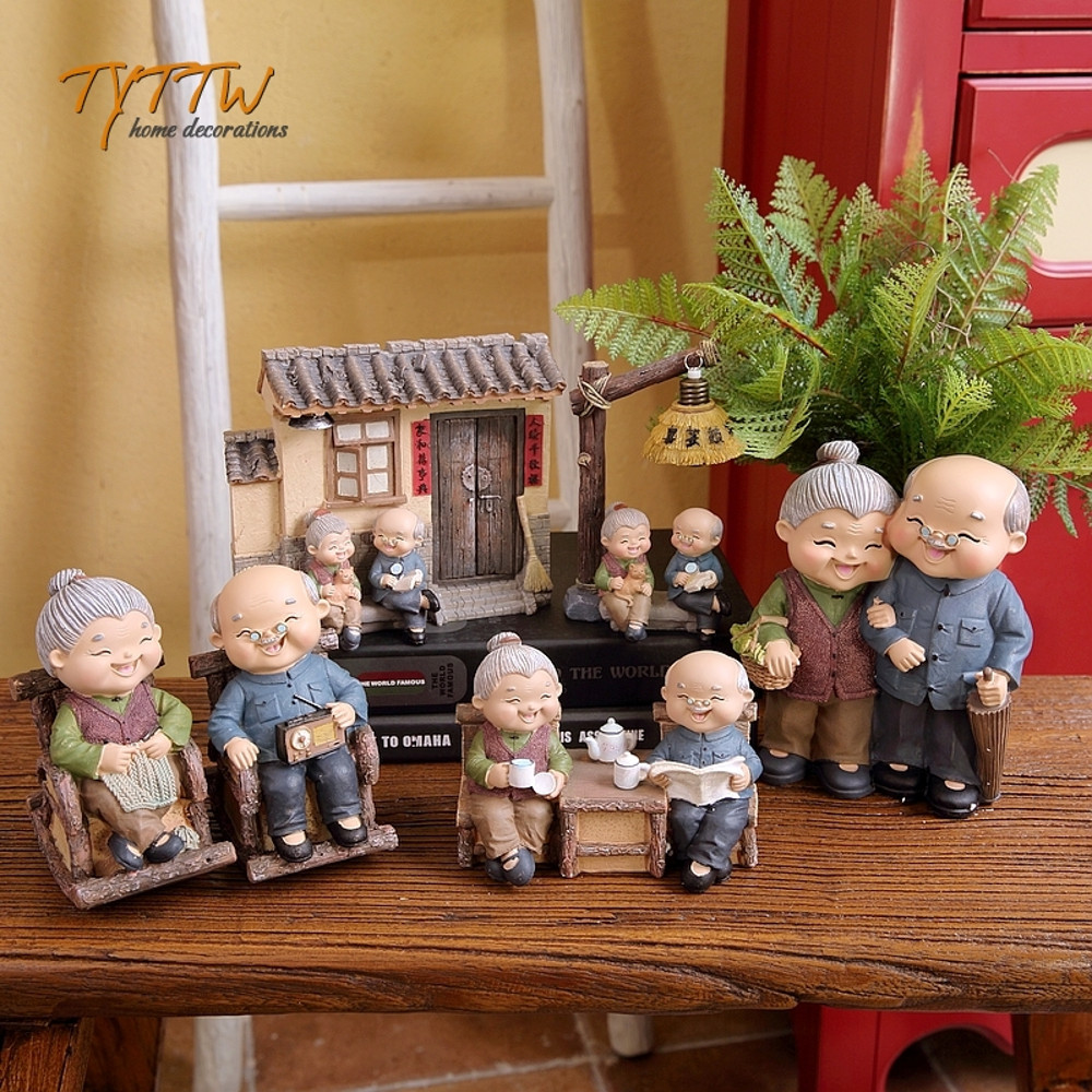 Resin Happy Old Couple Home Decor, Old Father and Mother Figurine, Grand Parents Wedding Anniversary Gifts