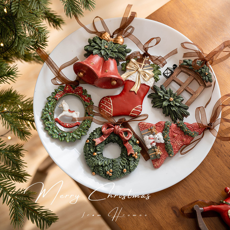 Three-dimensional Christmas Tree Pendant, Retro Bell Resin Pendant, New Christmas Decoration, Holiday Decorative Gift