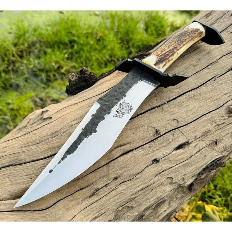 Damascus KnivesHandmade Damascus Knives 15Stag Antler HandleD2 SteelForged KnifeEngraved Knife Hunting Bowie Knife 0