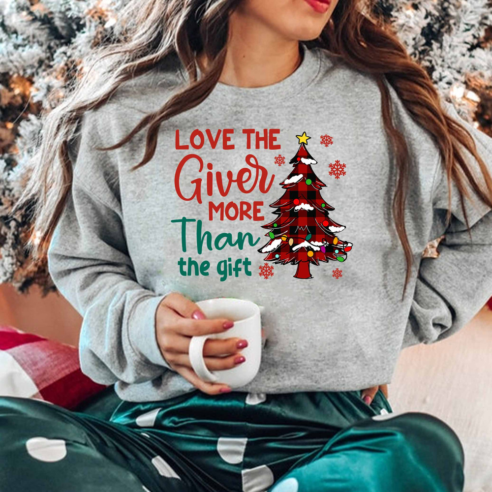Love-The-Giver-More-Than-The-Gift-mk3.jpg