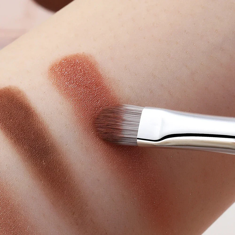 Professional Silver Makeup Brushes Set, Grey Powder Blush Concealer, Eyeshadow Eyeliner Face Beauty Tools