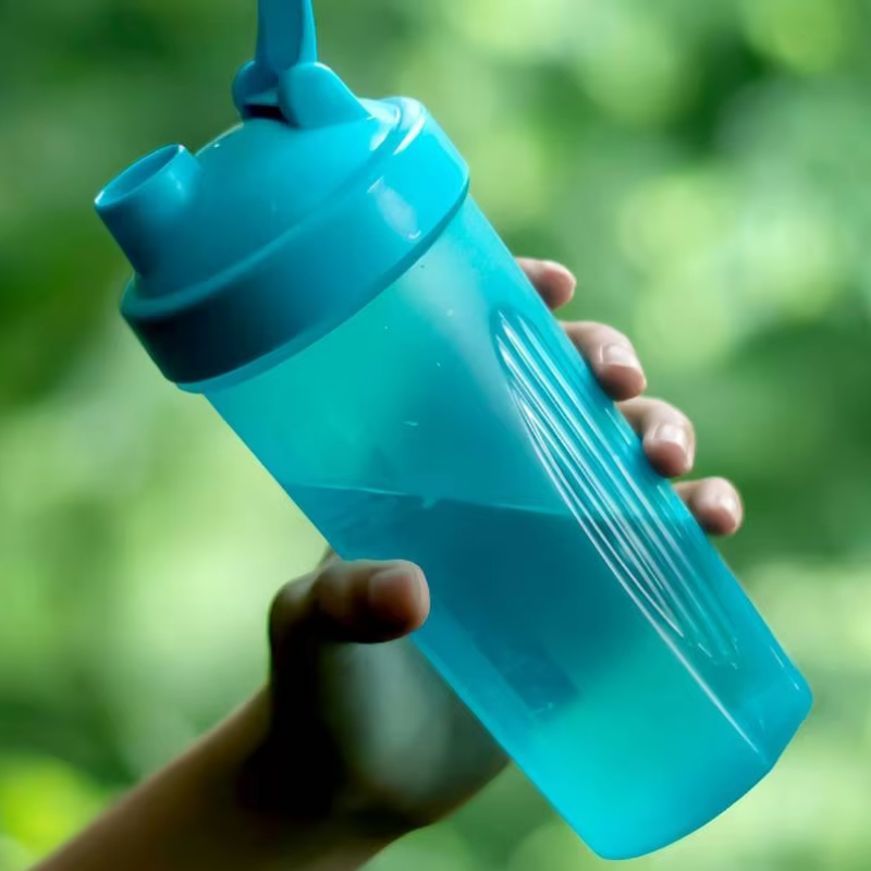 Leakproof Protein Shaker Bottle with Clump Free Metal Whisk Ball High Capacity Gym Bottle