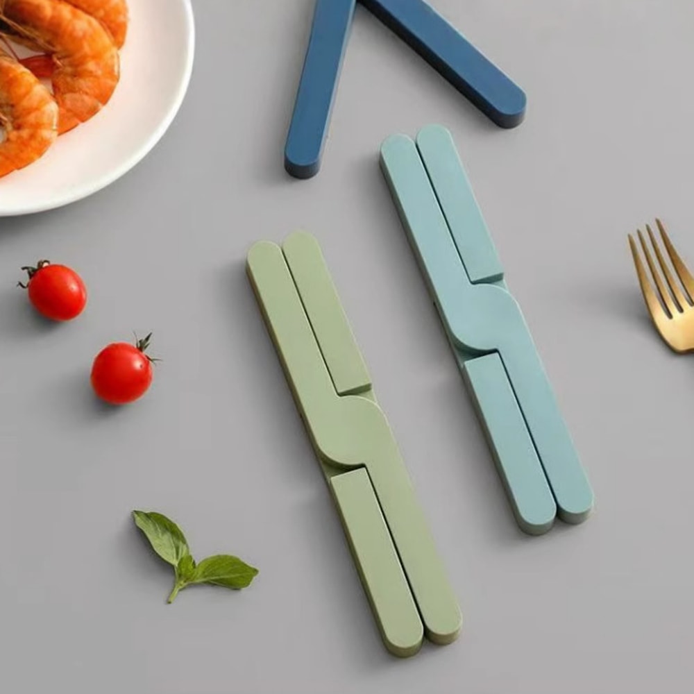 Foldable Silicone Trivet Heat Resistant Pot Holder and Non Slip Kitchen Mat for Hot Dishes