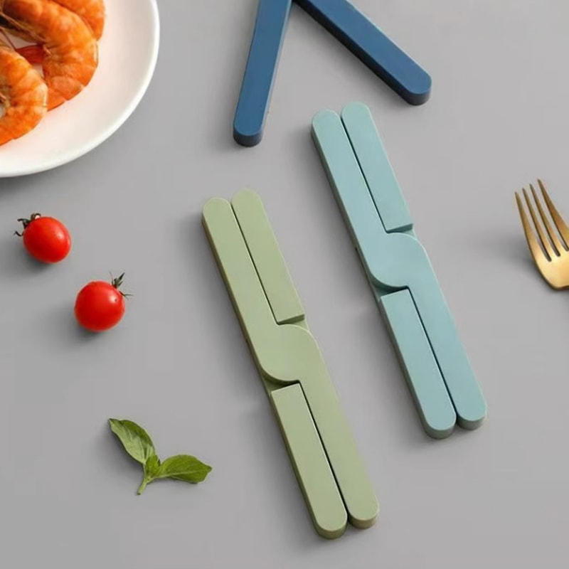 Foldable Silicone Trivet Heat Resistant Pot Holder and Non Slip Kitchen Mat for Hot Dishes