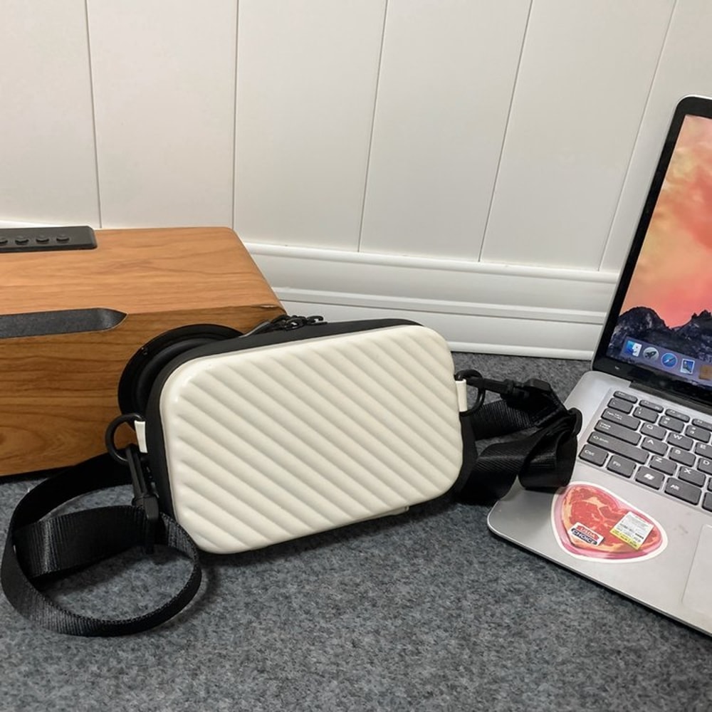 Lightweight PU Leather Crossbody Box Bag For Men And Women 6