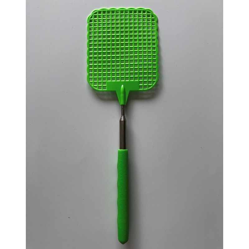 Adjustable Long Handle Fly Swatter For Easy Indoor Outdoor Pest Control 2