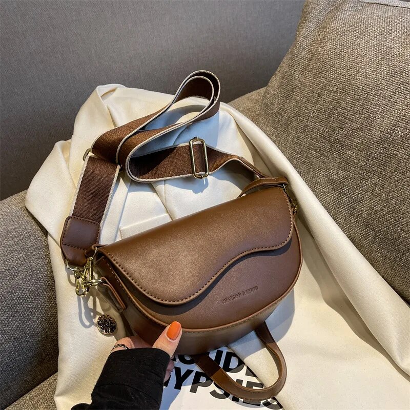 Vintage PU Leather Saddle Bag With Wide Strap Fashionable Crossbody Shoulder Bag 0