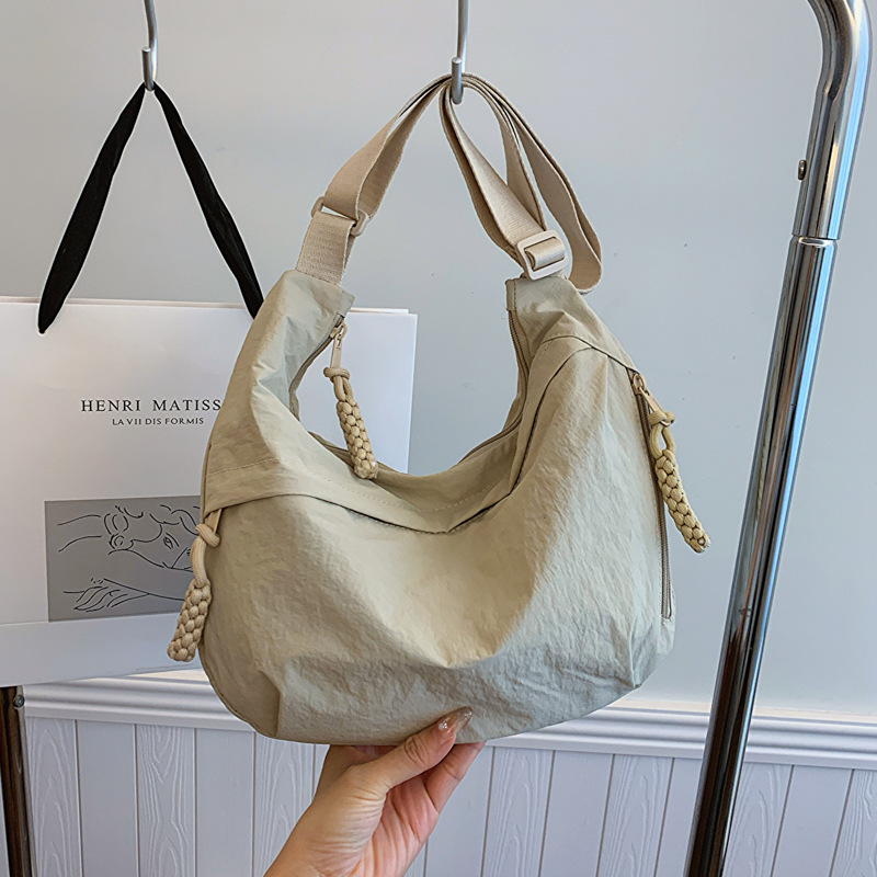 Minimalist Dumpling Shoulder Bag Chic Large Capacity Tote Bag For Women 5
