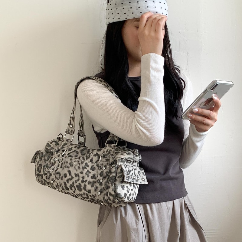 Vintage Leopard Rivet Motorcycle Barrel Messenger Bag Stylish Womens Leopard Shoulder Bag 1