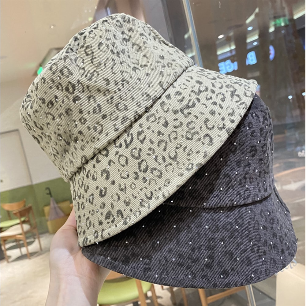 Luxury Leopard Print Wide Brim Sun Hat With Sparkling Rhinestone Detail Chic Leopard Print Bucket H 1