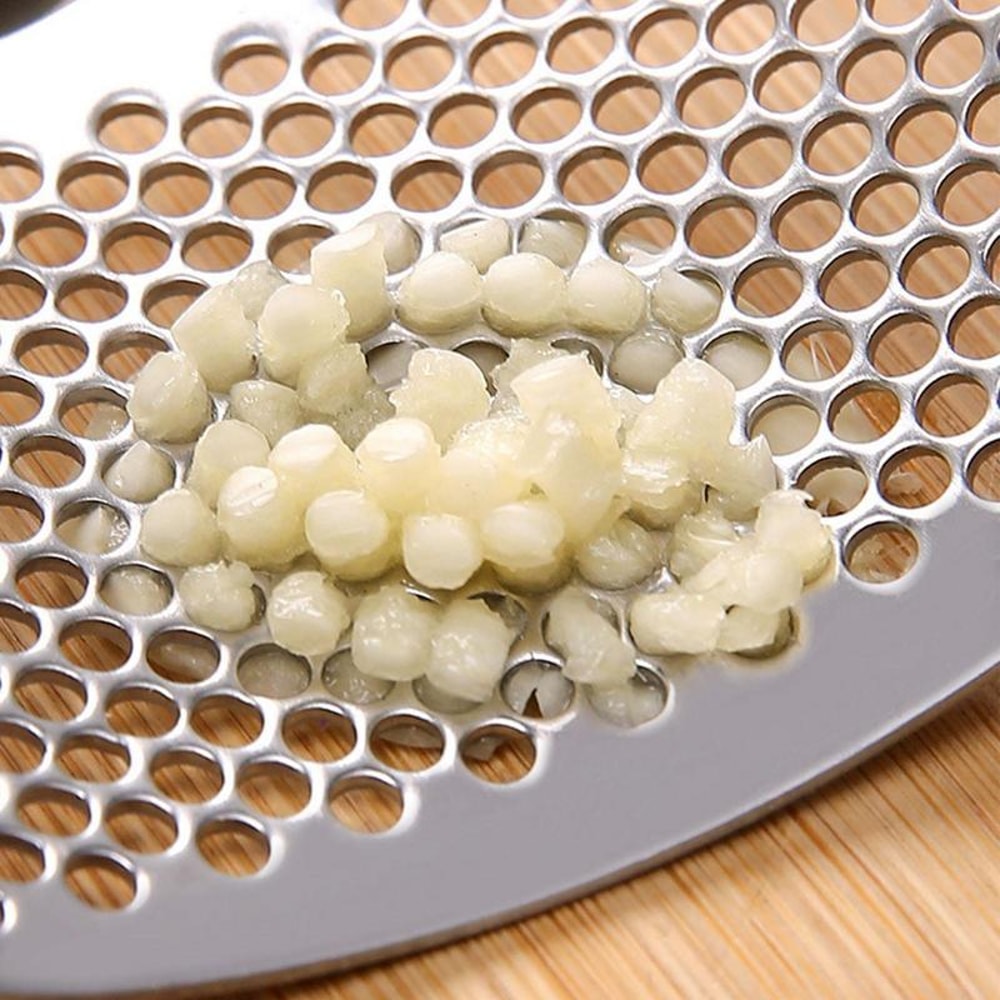Professional Stainless Steel Garlic Press Crusher for Easy Mincing