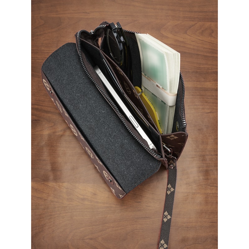 Premium Mens Clutch Wallet Large Capacity Long Wallet With Wristlet Strap 0